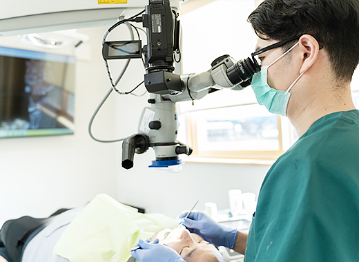  充填材で根管内を密閉